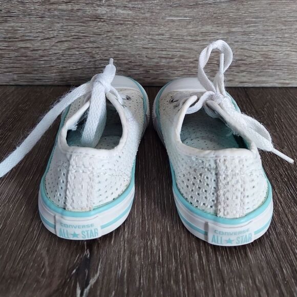 Converse Perforated Low Top Sneaker Size 9 - Picture 5 of 8